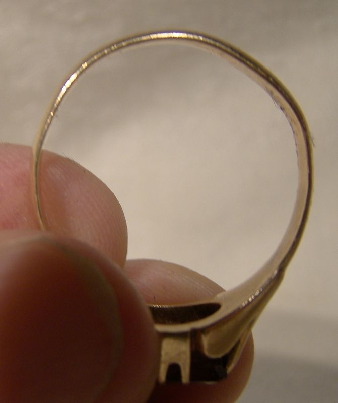 Man's 10K Yellow Gold Garnet Ring 1910 1920 - Size 11-1/4