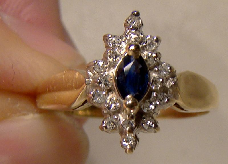 10K Blue Sapphire and Diamonds Cluster Ring 1970s - Size 7