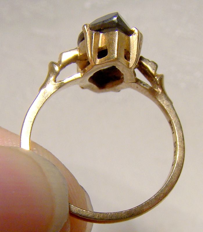 10K Black Alaskan Diamond Ring 1940s 1950s - Size 5-1/2