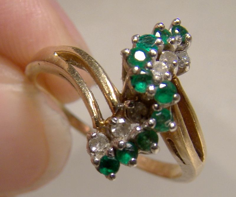 10K Emeralds and Diamonds Cluster Style Ring 1970s - Size 7