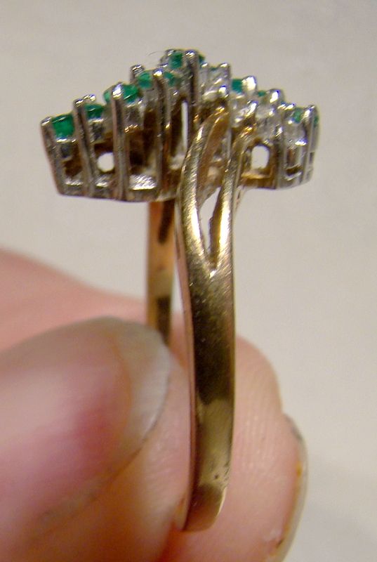 10K Emeralds and Diamonds Cluster Style Ring 1970s - Size 7
