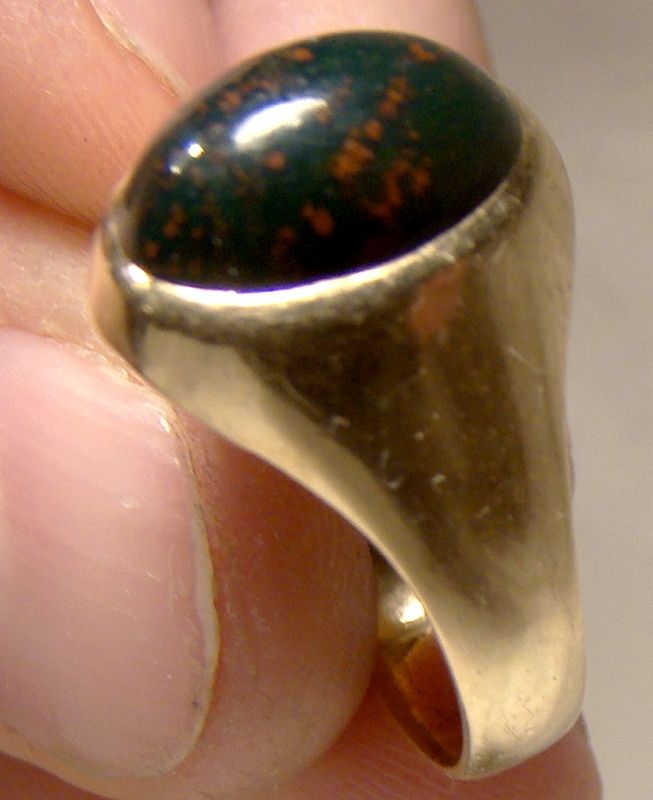 Man's 10K Bloodstone Cabochon Signet Style Ring 1930s 1950s - Size 8