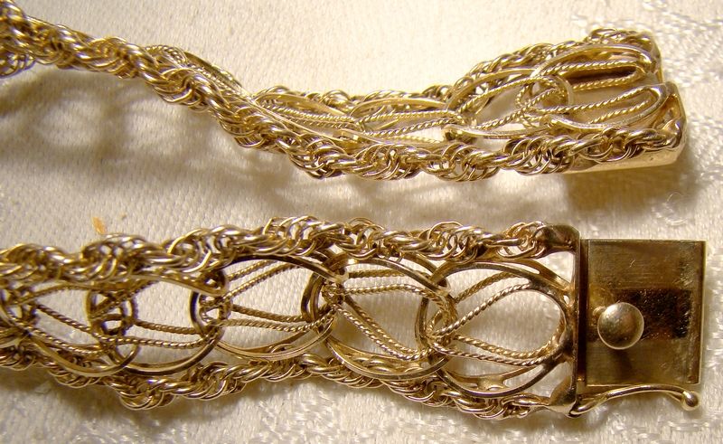 14K Gold Charm Bracelet Rope Twist Edge 7-1/8&quot; Length