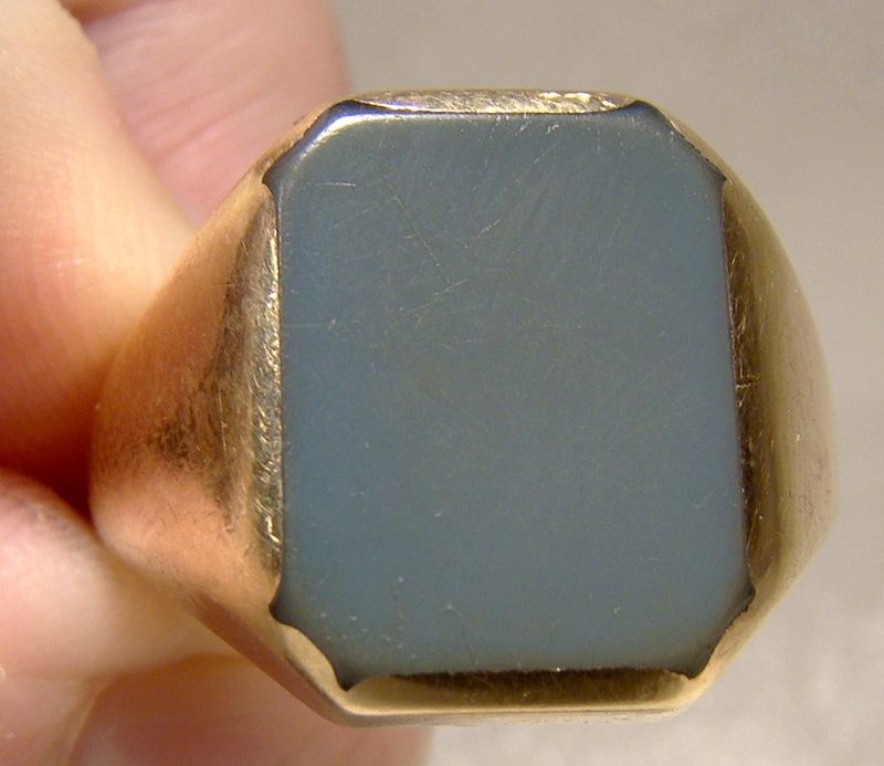 Man's 14K Yellow Gold Grey Agate Signet Ring 1960s 1970s - Size 10