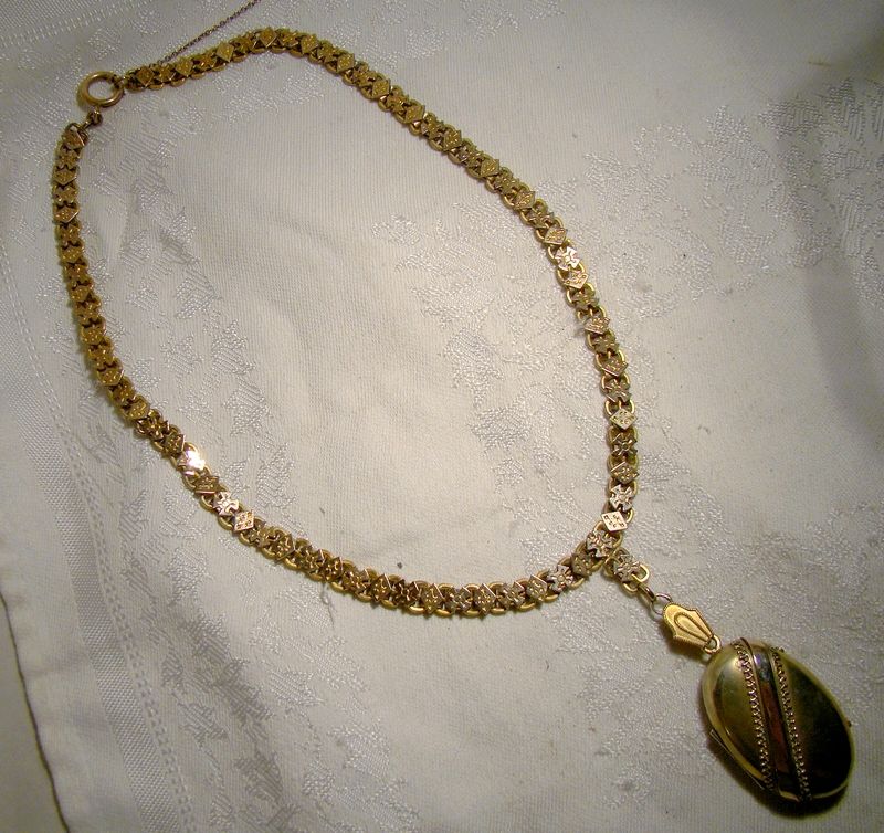 Victorian Gold Filled Photo Locket on a Fancy Rolled Gold Plate Chain