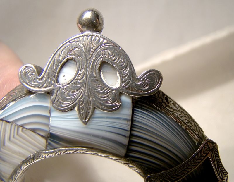 19th Century Scottish Sterl. Silver Banded Agate Pebble Buckle Brooch