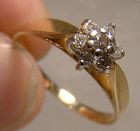 14K Yellow Gold 7 Diamonds Cluster Ring 1970s - Size 7