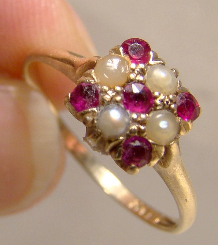 Victorian Edwardian 14K Yellow Gold Rubies and Seed Pearls Ring 1900