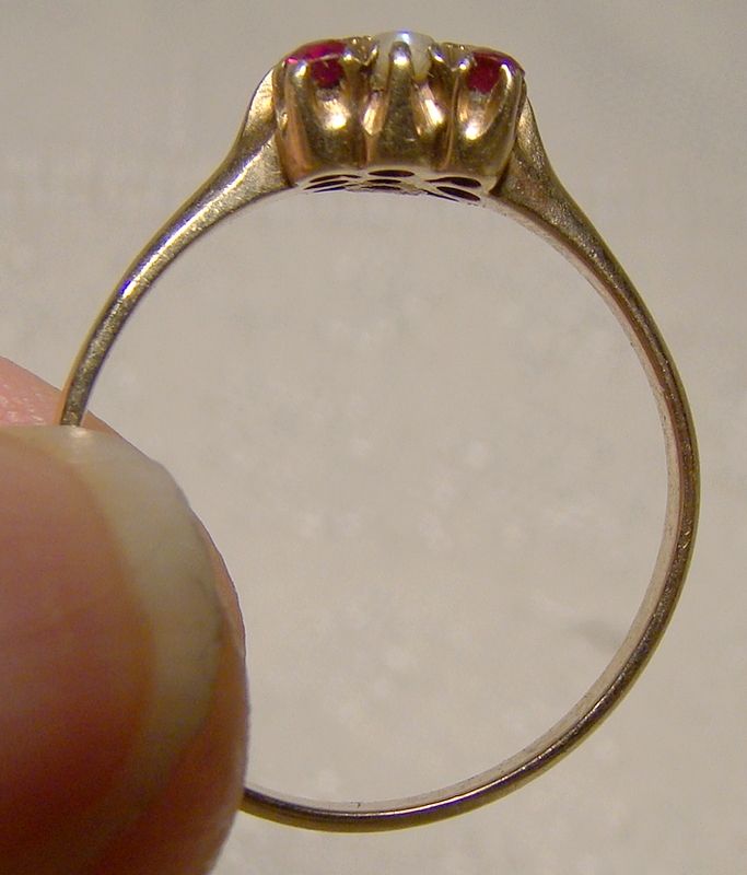 Victorian Edwardian 14K Yellow Gold Rubies and Seed Pearls Ring 1900