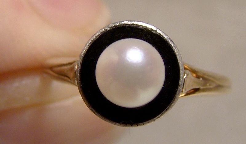 Edwardian 14K Yellow Gold Black Onyx and Cultured Pearl Ring