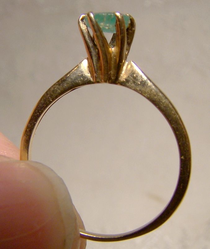 9K Yellow Gold Genuine Emerald Solitaire Ring 1960 - Size 6-1/2