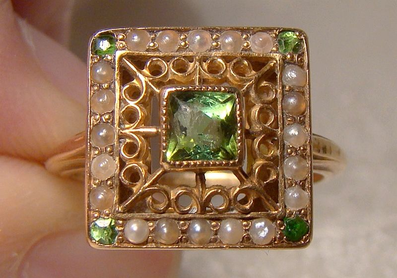 Edwardian 14K Rose Gold Peridot and Seed Pearl Ring 1910-20 Size 5-1/2