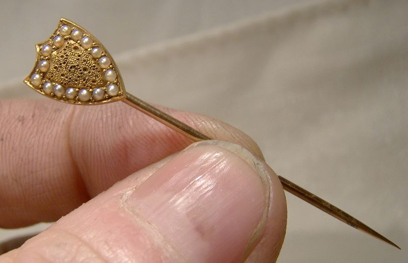 Victorian 18K Yellow Gold Shield Seed Pearls Stickpin