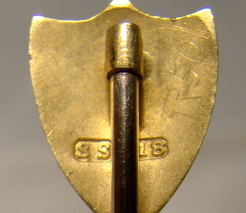 Victorian 18K Yellow Gold Shield Seed Pearls Stickpin