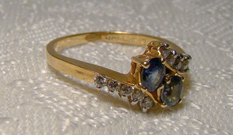 10K Yellow Gold Blue Topaz and Diamonds Cluster Style Ring 1970s-80s