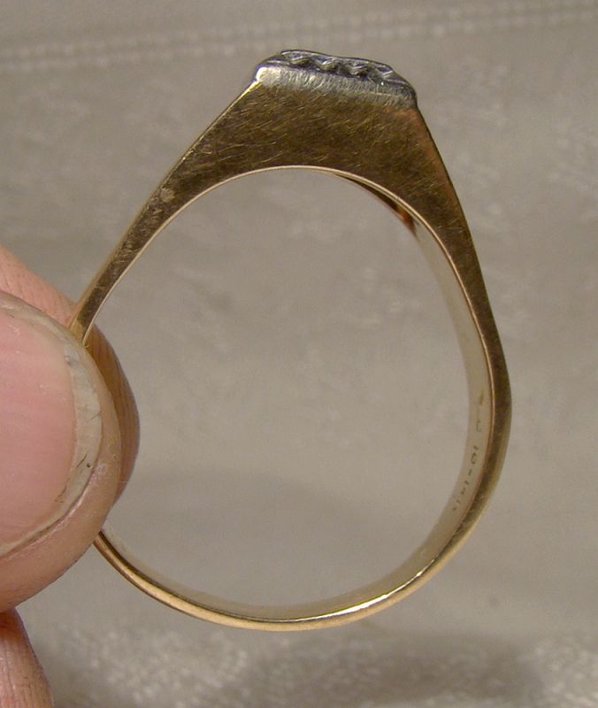 Man's 10-14K Yellow and White Gold Diamond Ring 1950s-60s - Size 14