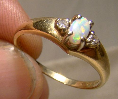 10K Yellow Gold Opal and Diamonds Ring 1960s - Size 7-1/2