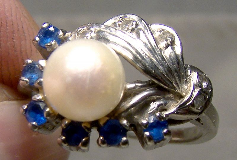 10K White Gold Pearl Sapphires and Diamonds Ring 1960s - Size 5-3/4