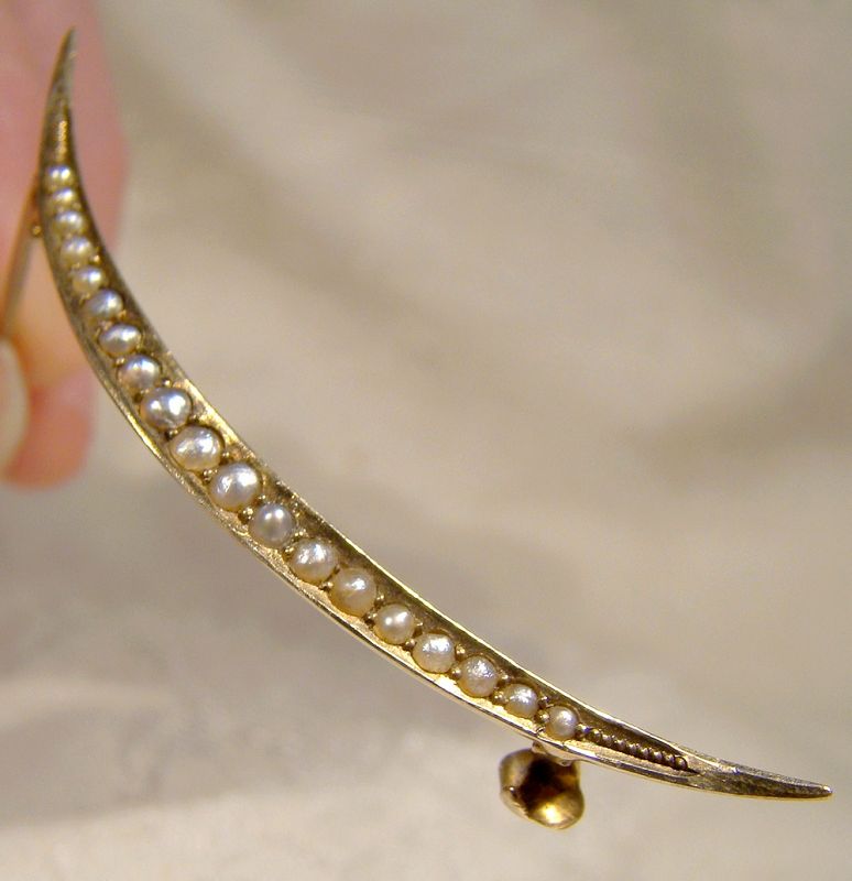 Victorian 10K Yellow Gold Seed Pearls Crescent Pin Brooch 1900