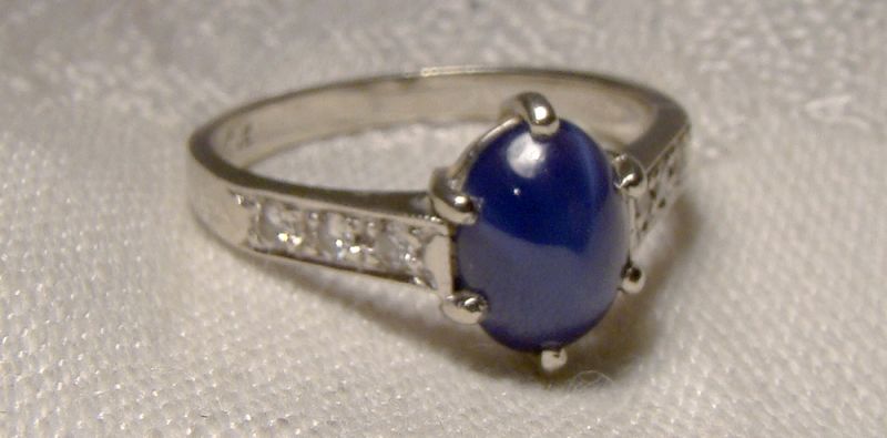14K White Gold Blue Star Sapphire Ring with Diamonds - Size 6-1/2