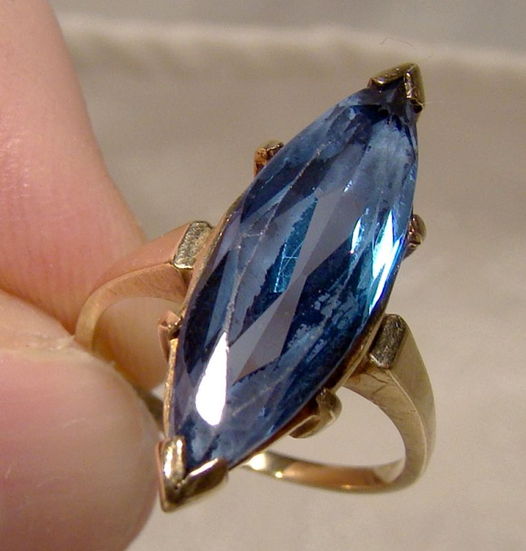 10K Yellow Gold Blue Spinel Marquise Ring 1950s - Size 4-1/2