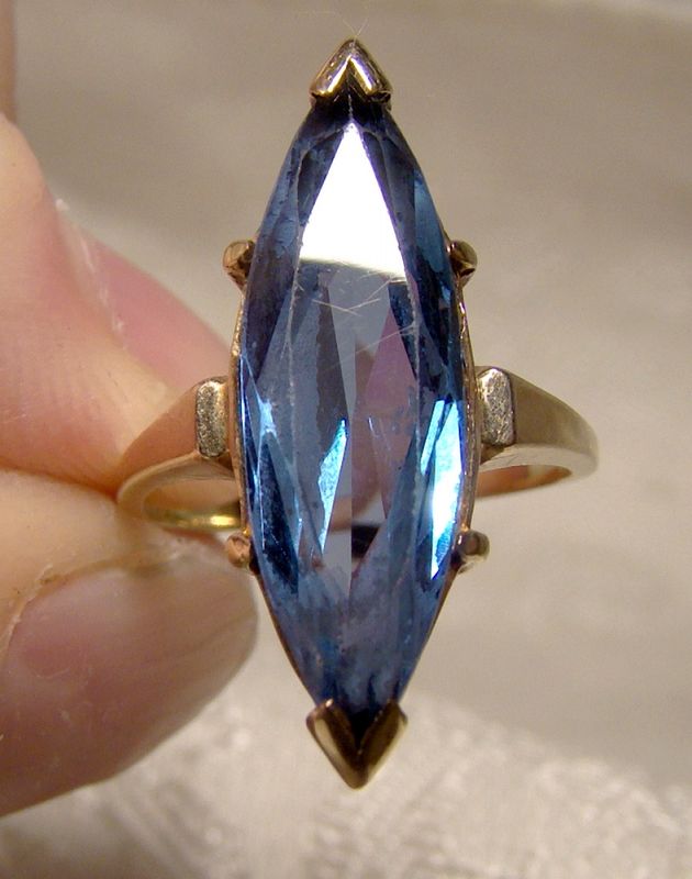 10K Yellow Gold Blue Spinel Marquise Ring 1950s - Size 4-1/2