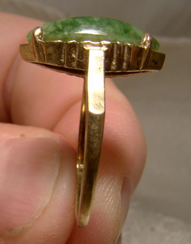 10K Yellow Gold Green Agate Ring  1950s-60s - Size 5-3/4