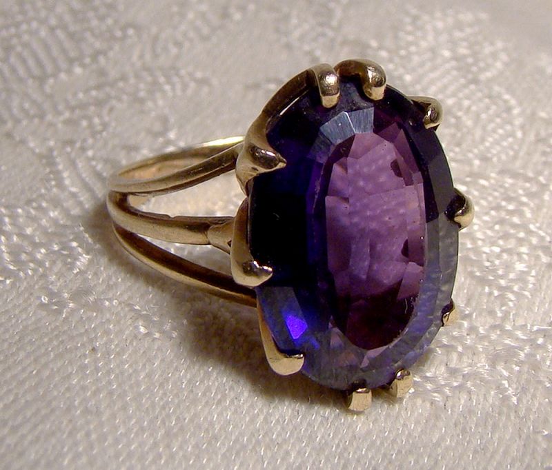 10K Yellow Gold Synthetic Alexandrite Statement Ring 1950s-60s