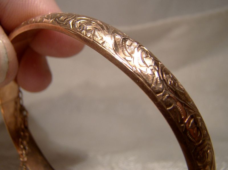 9K Rose Gold Edwardian Engraved Hinged Bangle Bracelet - Birm. 1911