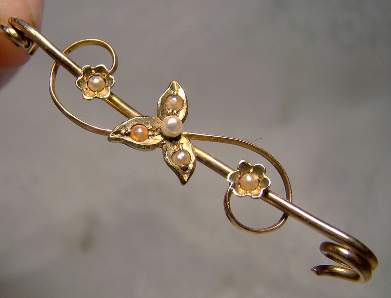 Victorian 10K Rose Gold Seed Pearls Bar Pin Brooch 1890-1900