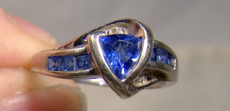 10k White Gold Blue Sapphires Ring 1990s - Size 7