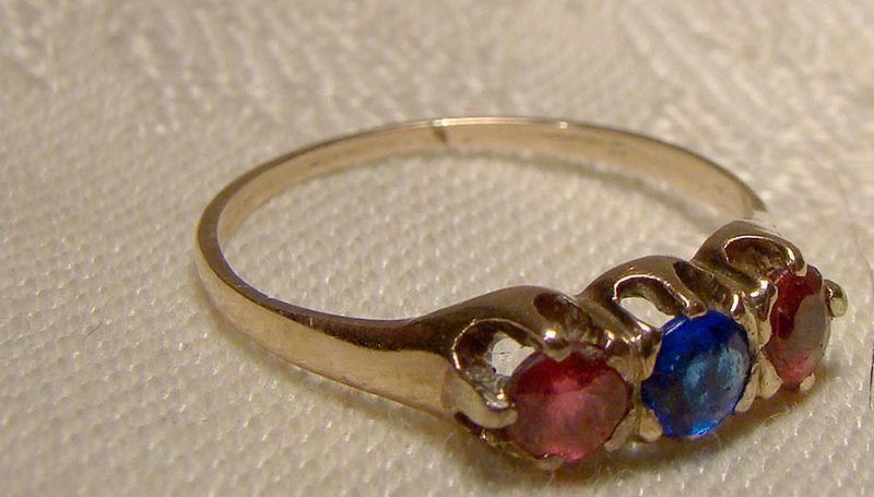 10K Yellow Gold Two Garnets and Blue Glass Stone Ring 1900 -Size 6-1/4