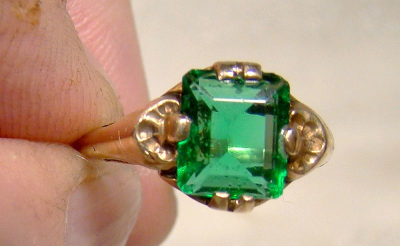 10K Yellow Gold Green Emerald Glass Ring 1930s - Size 7