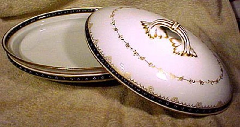 ROYAL CROWN DERBY 6452 HAND PAINTED COVERED ENTREE DISH 1907