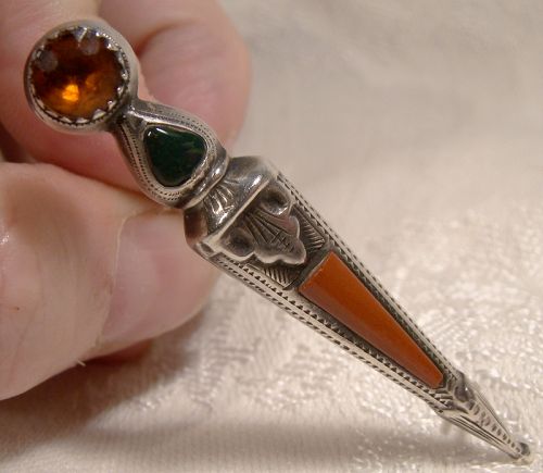 Victorian 19thC SCOTTISH STERLING SILVER AGATE KILT PIN Bloodstone