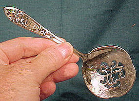 Nouveau WALLACE LA VIOLA PIERCED STERLING BONBON SERVER