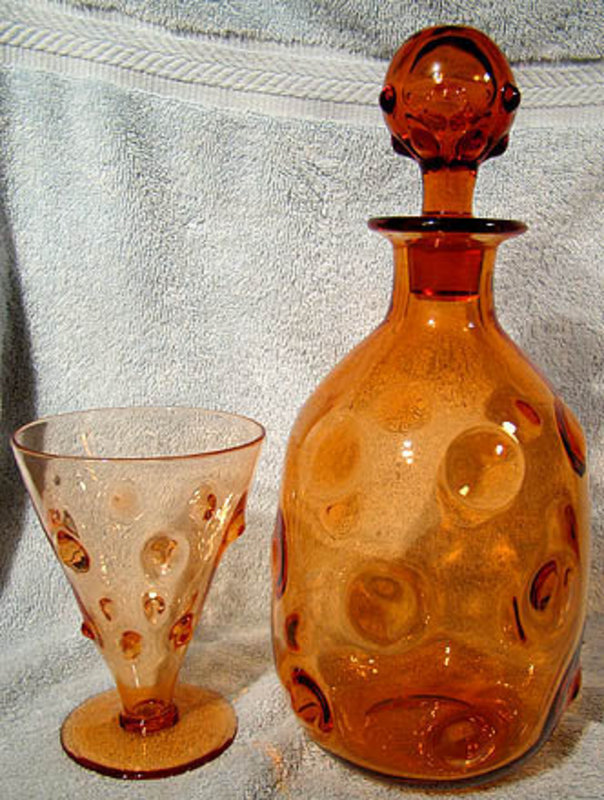 WEBB HAND BLOWN AMBER GLASS DECANTER &amp; 8 GLASSES