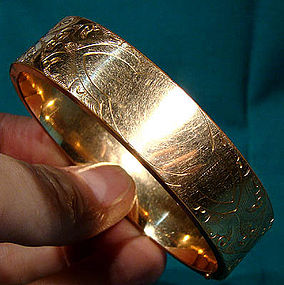 Victorian ROLLED GOLD PLATE ENGRAVED BANGLE c1880-90
