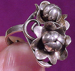 ARTS & CRAFTS STERLING Silver Flower RING c1920