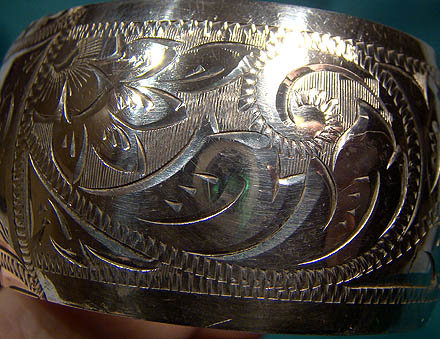 STERLING HAND-ENGRAVED CUFF BANGLE c1920-30