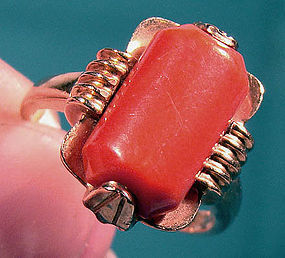 14K GOLD CORAL RING 1940s 1950 Industrial Modern 14 K Size 5