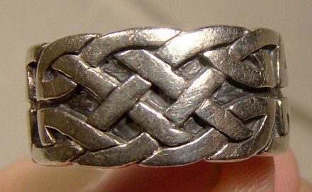 STERLING SILVER CELTIC ETERNITY KNOT BAND RING