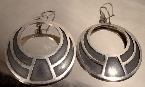 MEXICAN PATINATED STERLING SILVER HOOP EARRINGS c1970s