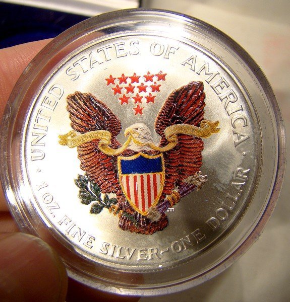 2002 AMERICAN EAGLE PAINTED .999 SILVER COIN IN CASE