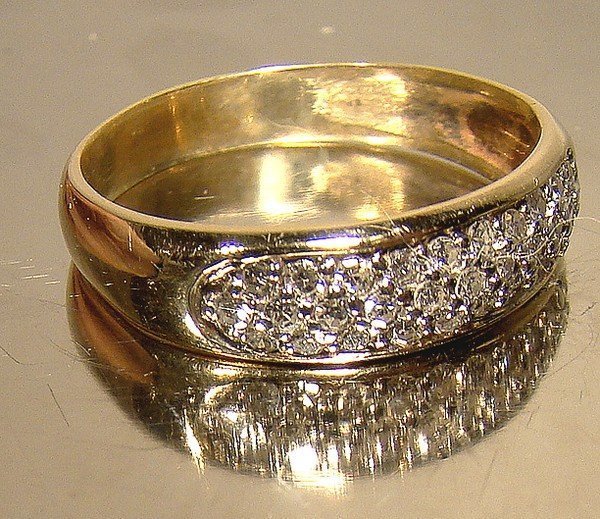 Elegant 14K PAVE DIAMONDS RING WEDDING BAND 1980s Size 6-1/2