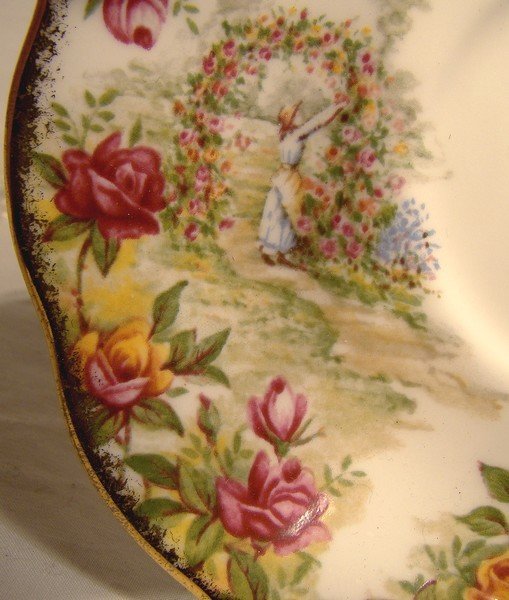R. Albert OLD COUNTRY ROSES 25th ANNIVERSARY CUP/SAUCER