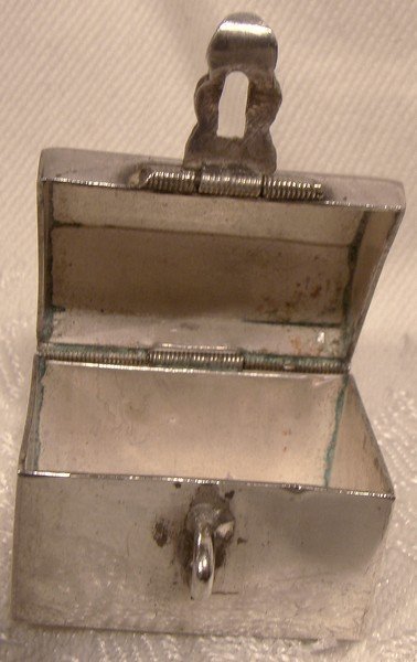 MEXICAN STERLING TRUNK SHAPED PILLBOX 1980