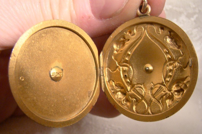 Victorian Gold Filled Lily of the Valley Seed Pearl Photo LOCKET 1890