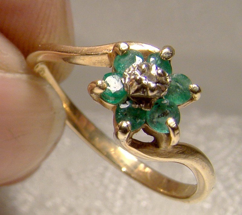 10K Genuine Emeralds &amp; Diamond Cluster Ring 1970s - Size 6-1/2