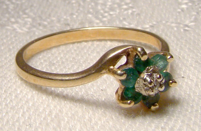 10K Genuine Emeralds &amp; Diamond Cluster Ring 1970s - Size 6-1/2
